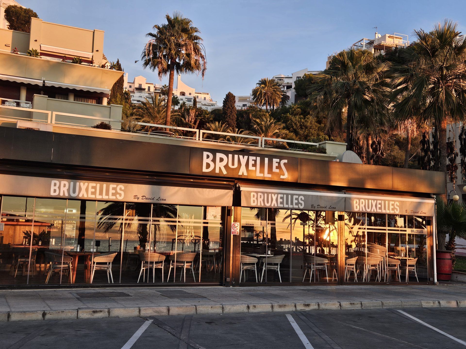 Bruxelles by David Leon — Playa Burriana